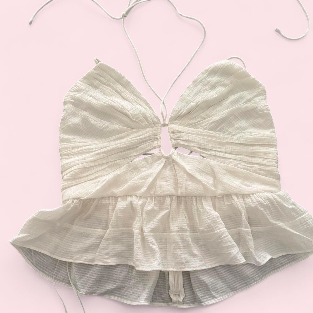 ASTR The Label White Halter Crop Top — Size L